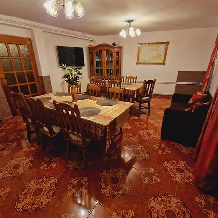 Guest house Pensiunea Adriana 3*